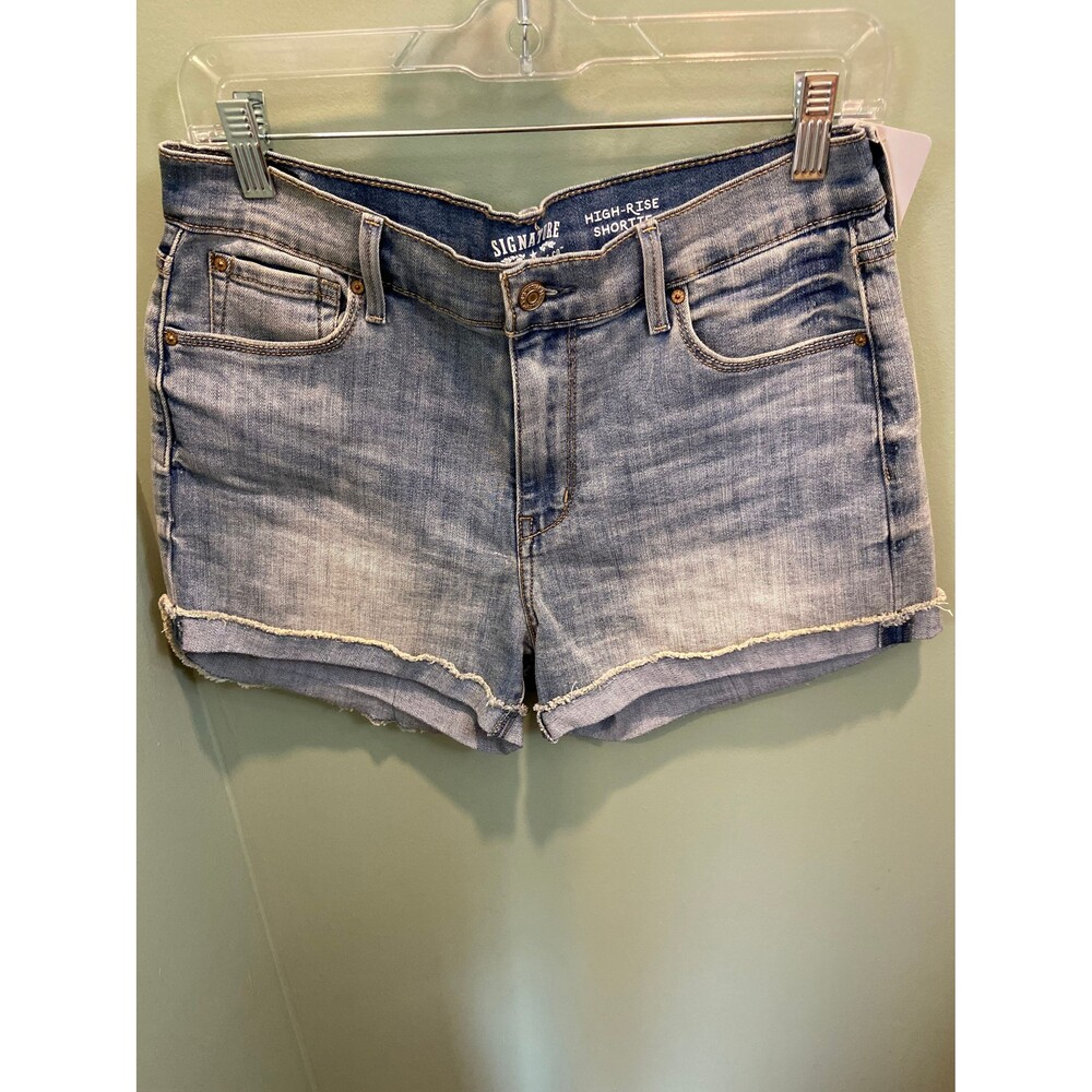 Levi high rise jean shorts size 8